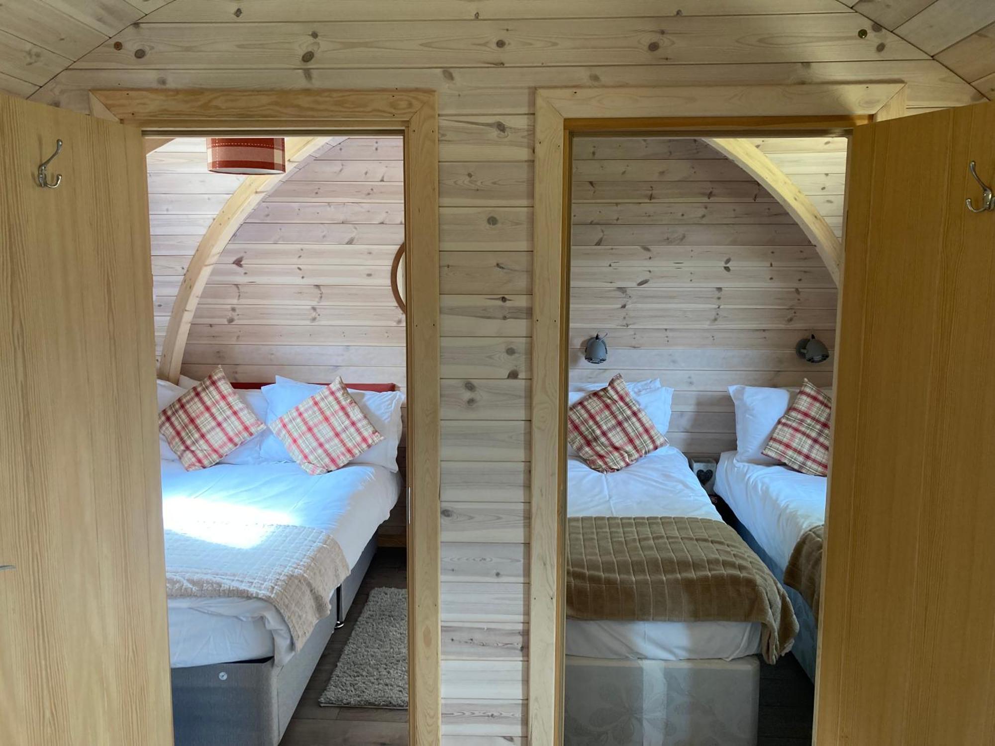 Rabbit Glamping Pod School House Farm Hotel Leighton  Buitenkant foto